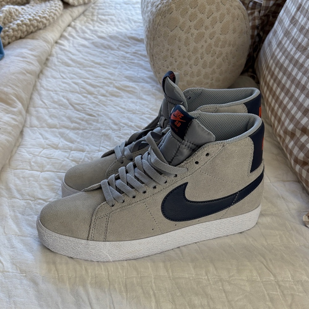 Nike Men's grey and Navy High-Top Sneakers SB skate shoes
